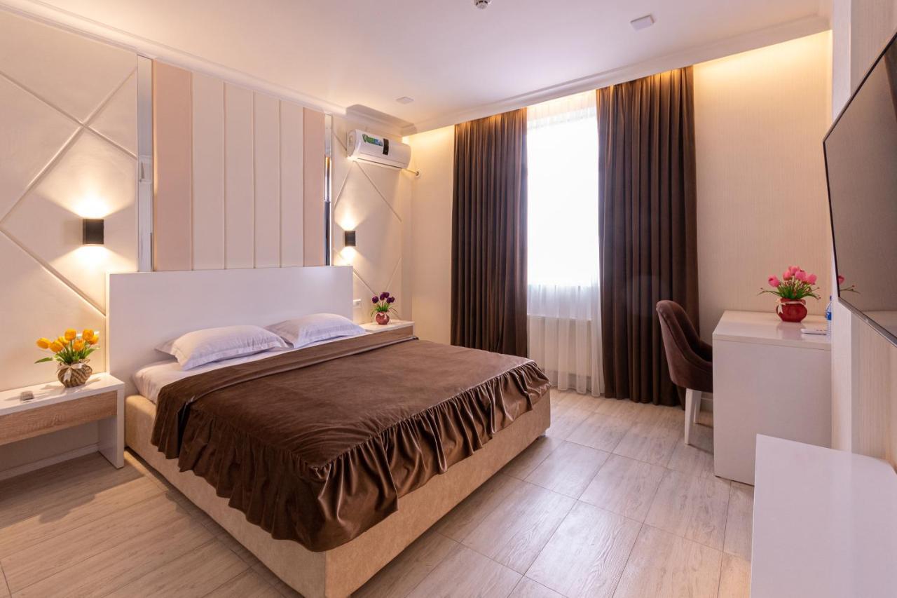 Tantana Hotel Fergana Esterno foto