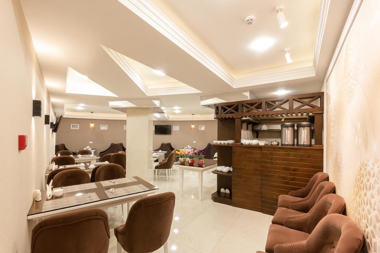 Tantana Hotel Fergana Esterno foto