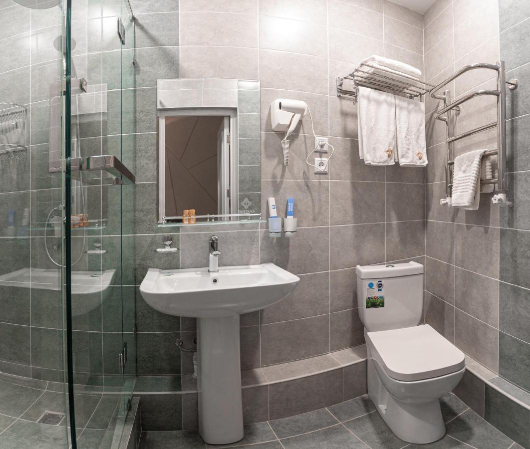 Tantana Hotel Fergana Esterno foto