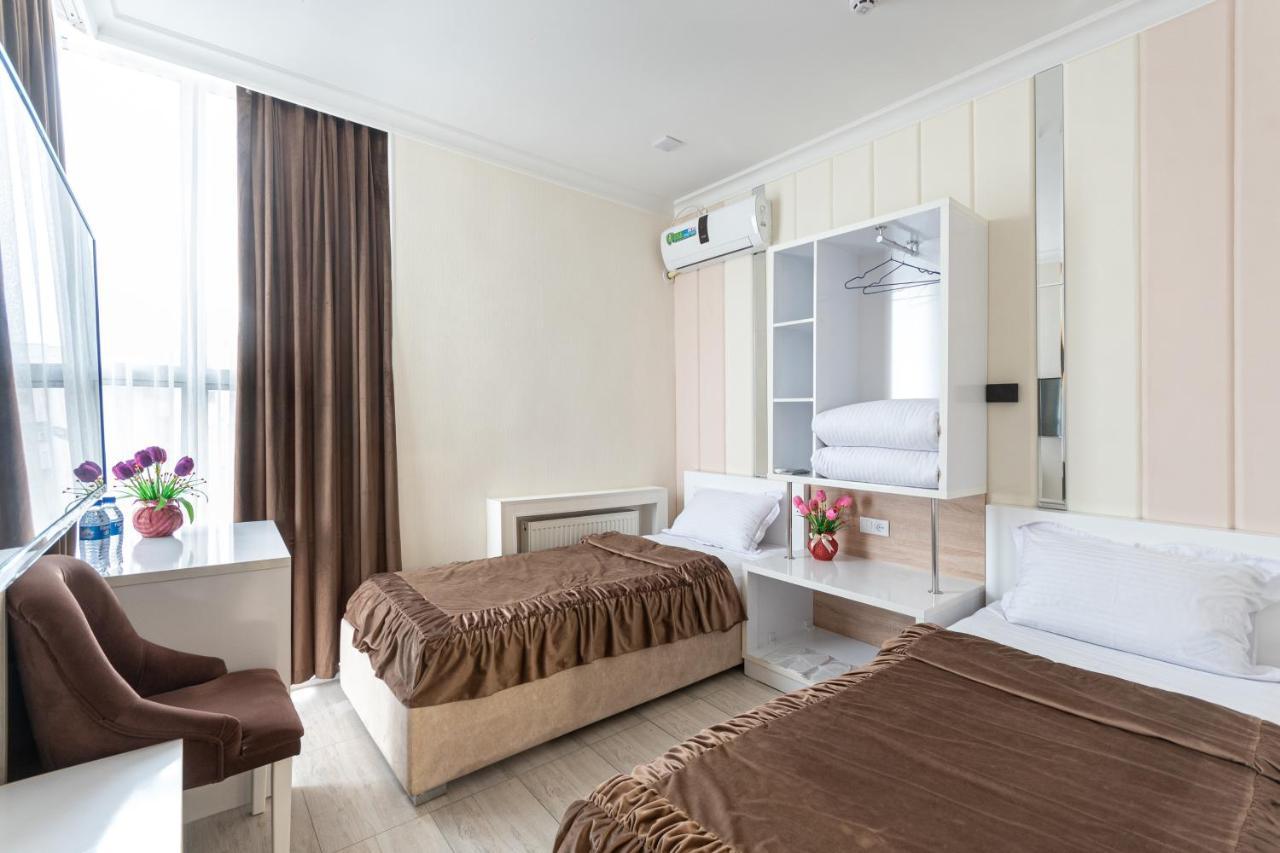 Tantana Hotel Fergana Esterno foto